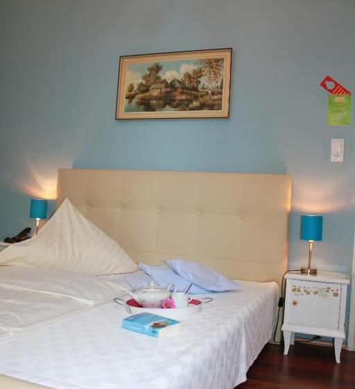 Quarto Estandar, Waldfriede