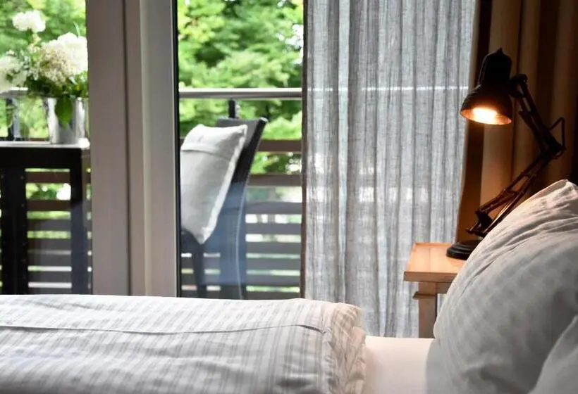 Classic room with balcony, Wellnessgarten