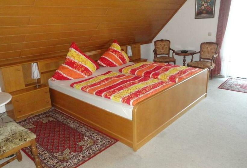 חדר סטנדרט, Zur Grafschaft