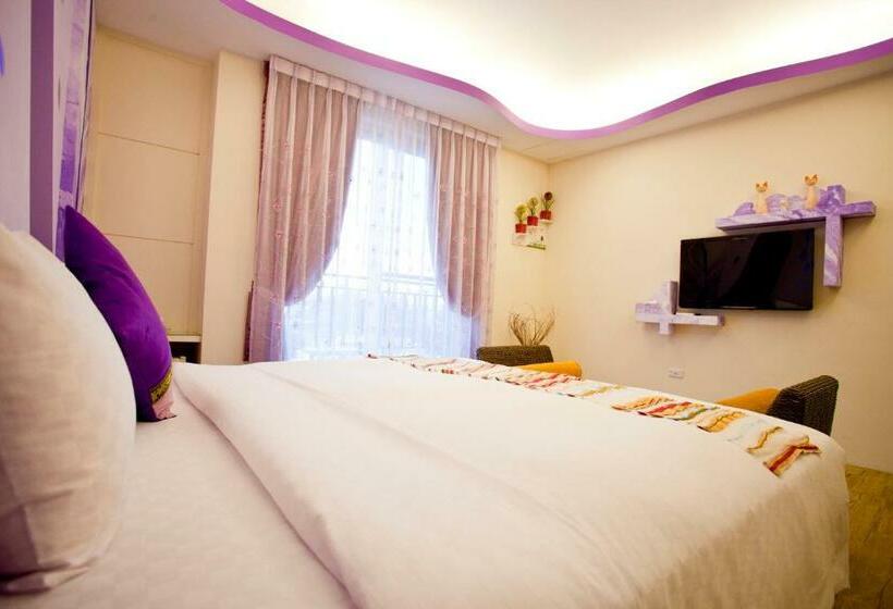 اتاق استاندارد با بالکن, Millennium Inn