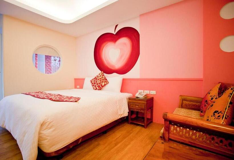 اتاق استاندارد با چشم‌انداز کوهستان, Millennium Inn
