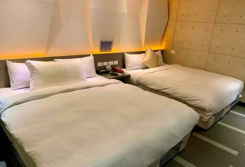 اتاق لوکس چهار تخته, Benz