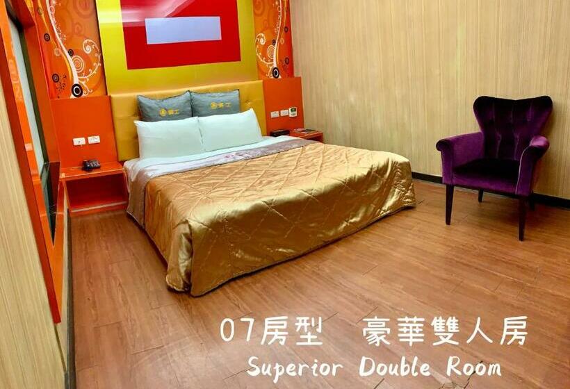 اتاق سوپریور, Benz