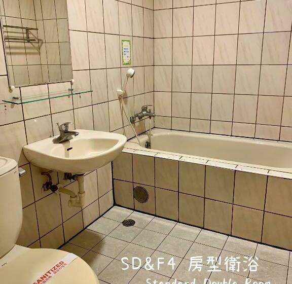 اتاق استاندارد, Benz