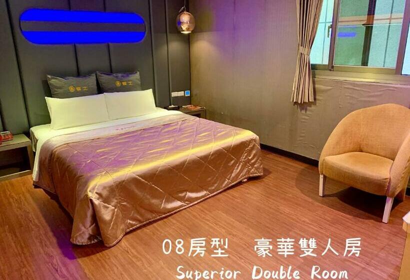 اتاق سوپریور, Benz