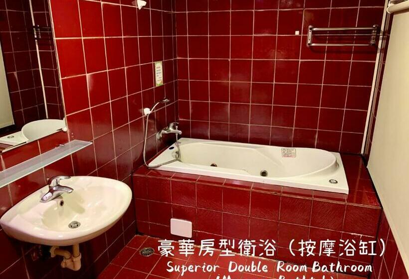 اتاق سوپریور, Benz