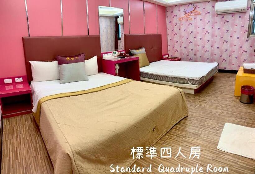 اتاق استاندارد چهار تخته, Benz