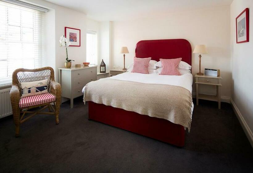 سوییت, Cary Arms & Spa