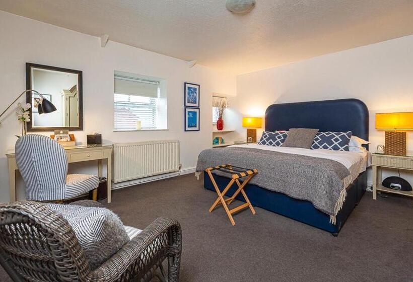 سوئیت 2 خوابه, Cary Arms & Spa