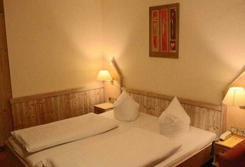 컴포트 룸, Central