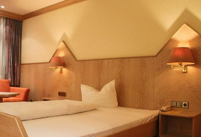 컴포트 룸, Central