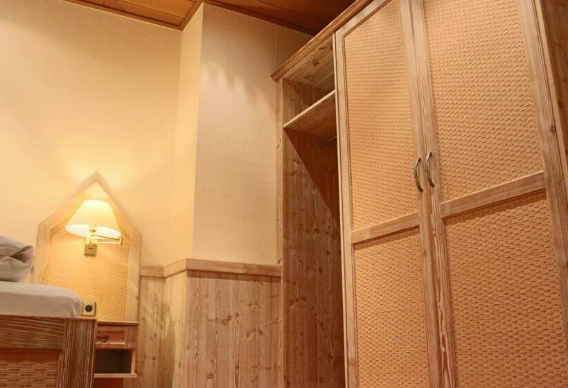 اتاق راحتی, Central