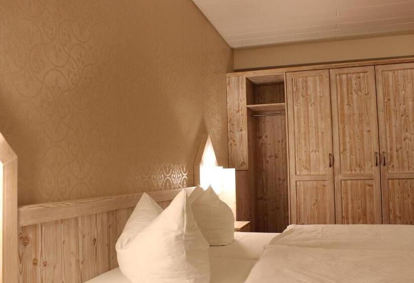 컴포트 룸, Central