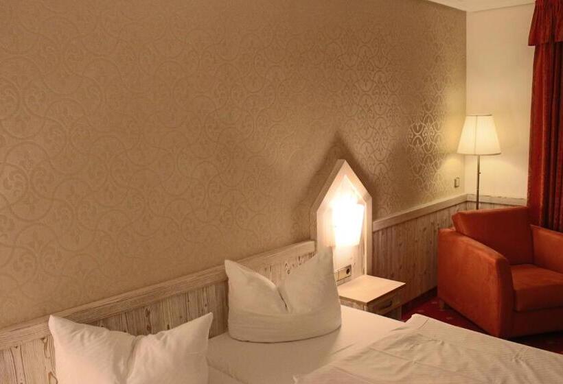 اتاق راحتی یک تخته, Central