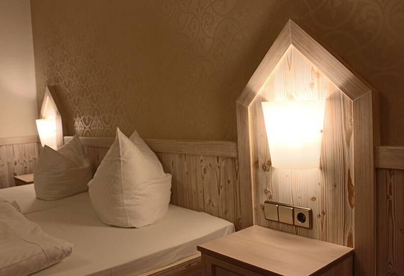 اتاق راحتی یک تخته, Central