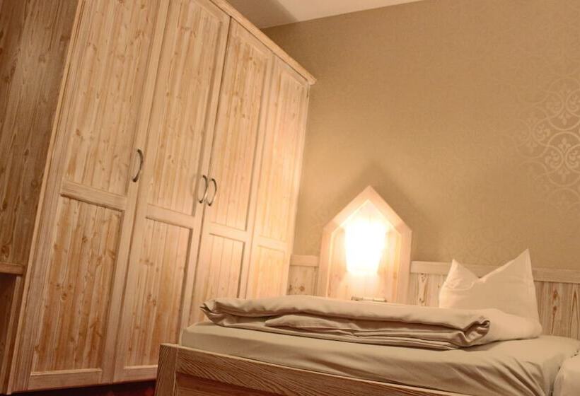 חדר קומפורט יחיד, Central