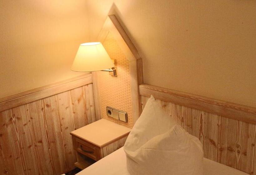 컴포트 싱글 룸, Central