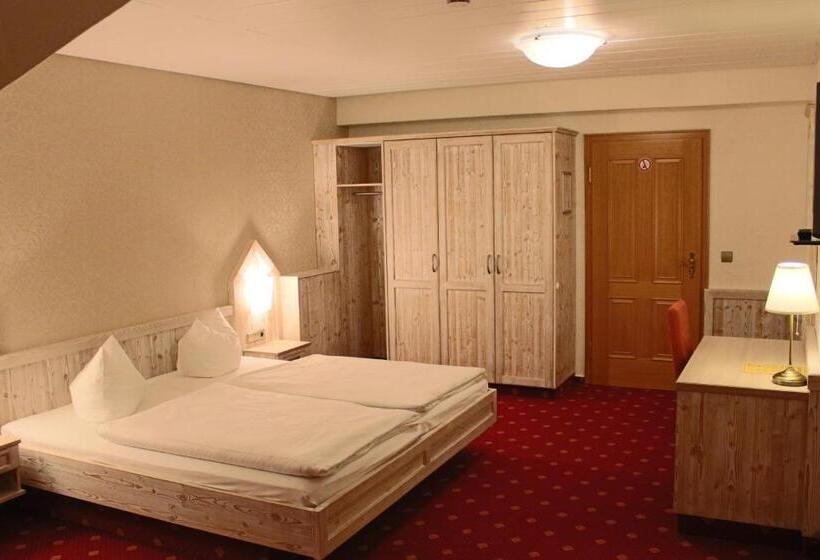 Трехместный Номер Комфорт, Central