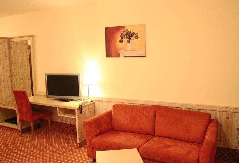 컴포트 트리플 룸, Central