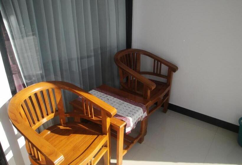 스탠다드 룸 바다 전망, Cf Komodo