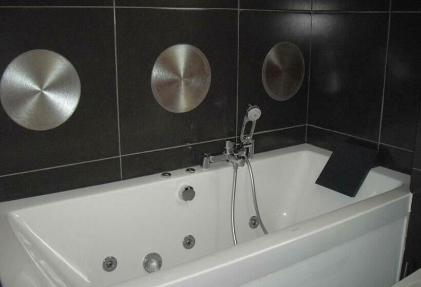 סוויטה, Crystal