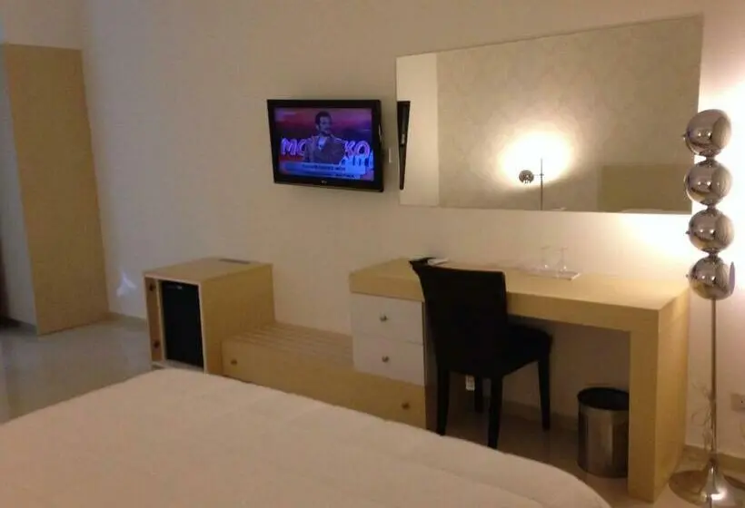 Standard-huone, Crystal
