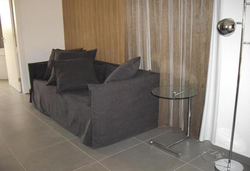 סוויטה, Crystal