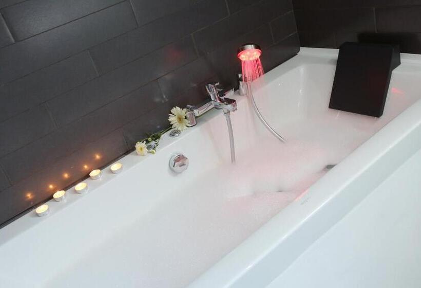 סוויטת סופריור, Crystal