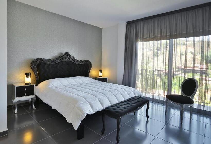 סוויטת סופריור, Crystal