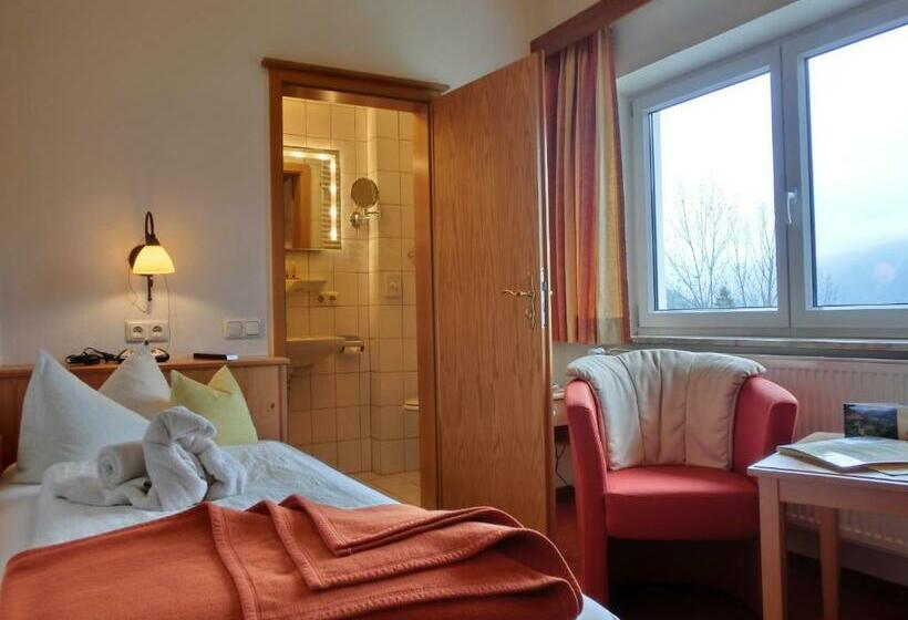 スタンダードシングルルーム, Garni Drachenburg