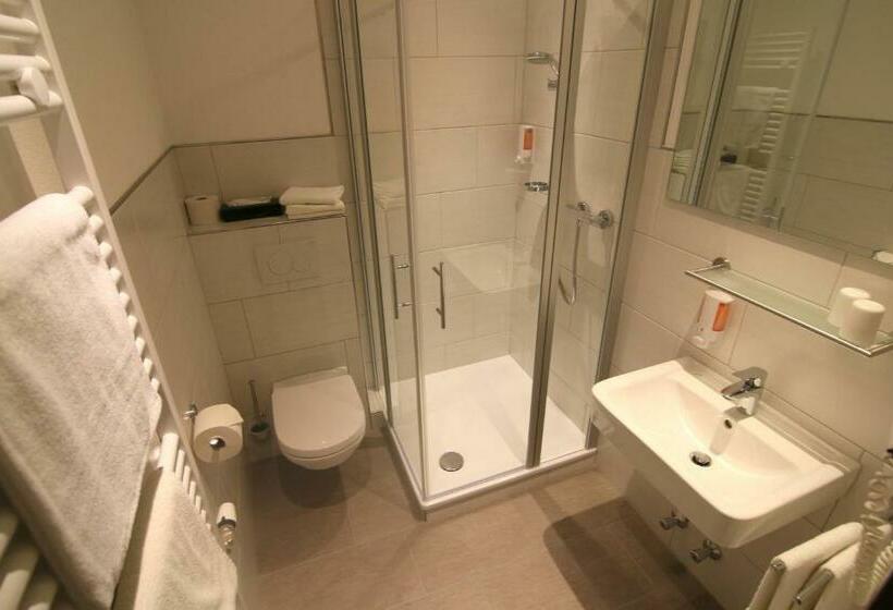 スタンダードインサイドビュールーム, Klasen