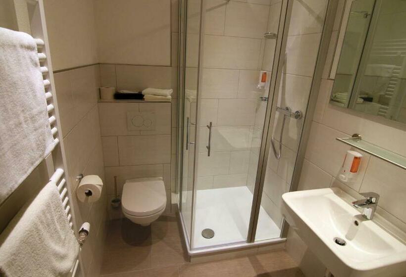 リバービュースタンダードルーム, Klasen