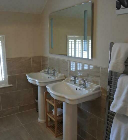 חדר דחוקס עם מיטת קינג, Magpies Restaurant With Rooms