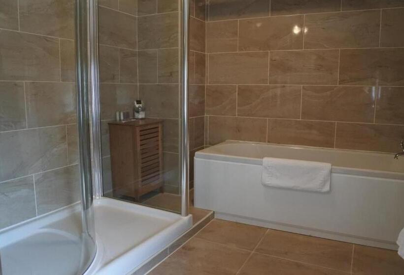 חדר דחוקס עם מיטת קינג, Magpies Restaurant With Rooms