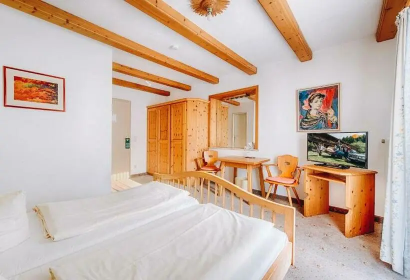 Standard-huone, Nuss
