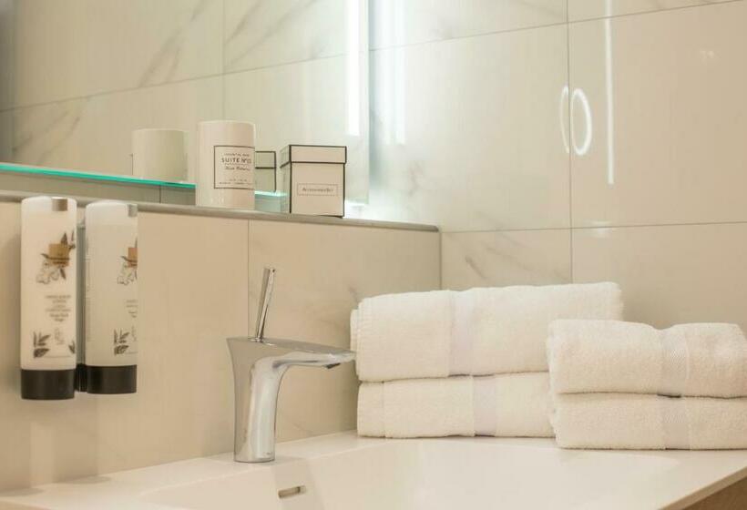 带阳台的豪华间, Oberschmied