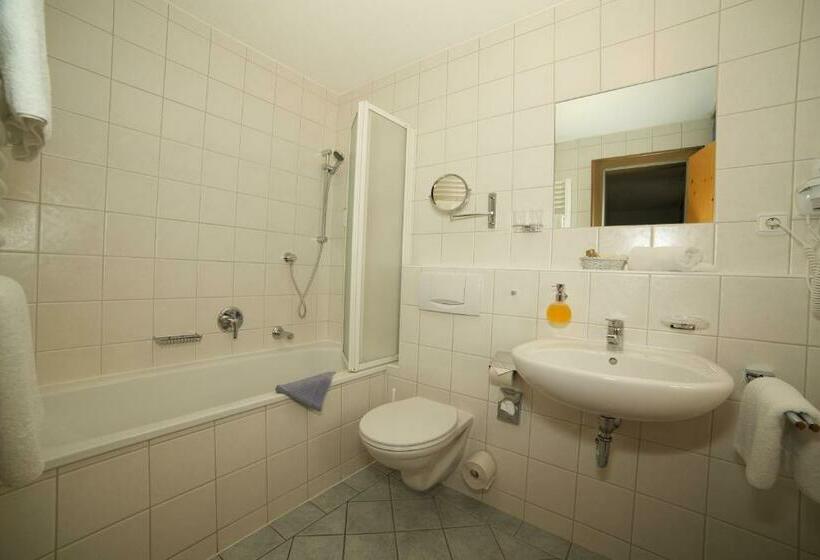 标准间, Oberschmied