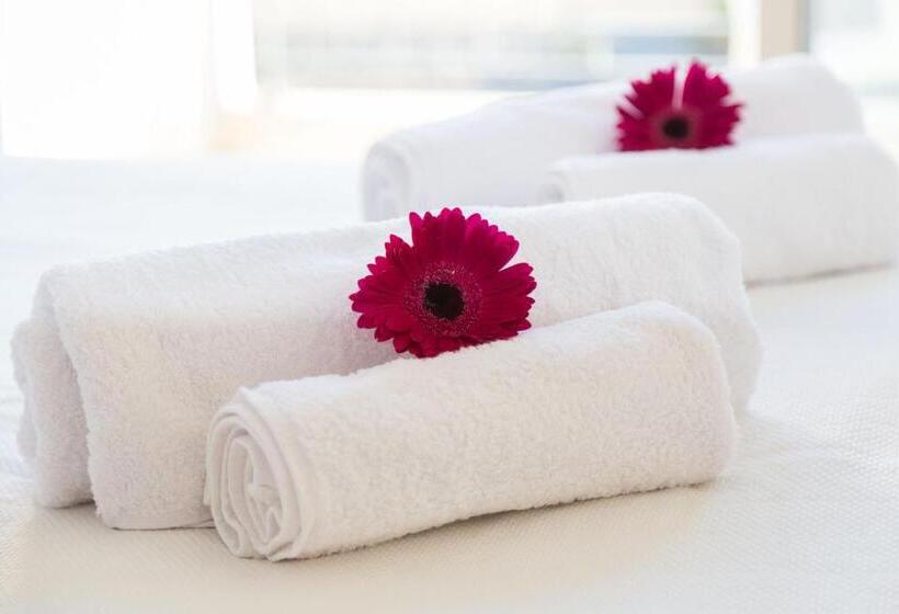 Студио Economy, King's Holiday Apartments