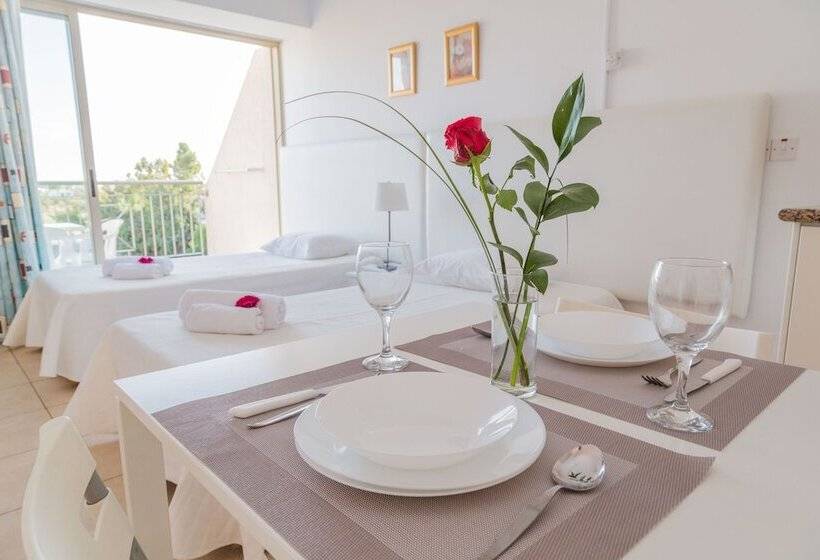 Студия Стандарт Вид на Город, King's Holiday Apartments