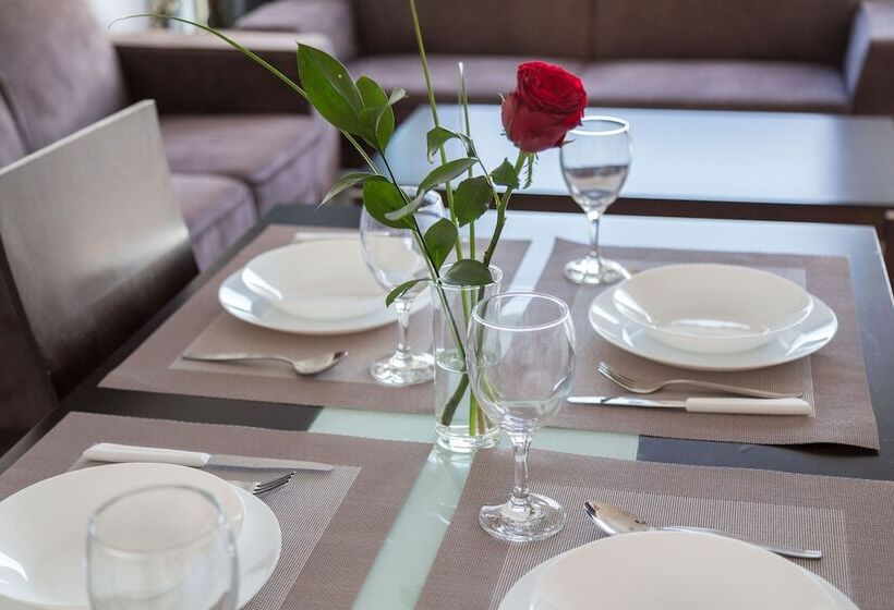 Студия Стандарт Вид на Город, King's Holiday Apartments