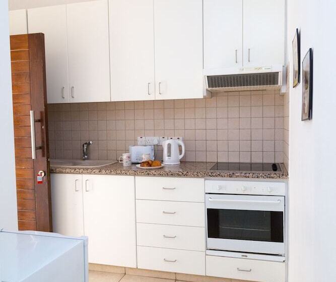 Студия Стандарт Вид на Город, King's Holiday Apartments