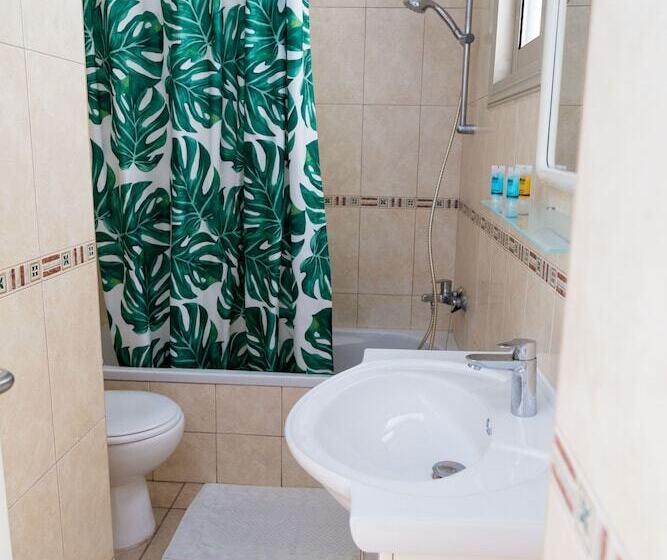 Студия Стандарт Вид на Город, King's Holiday Apartments