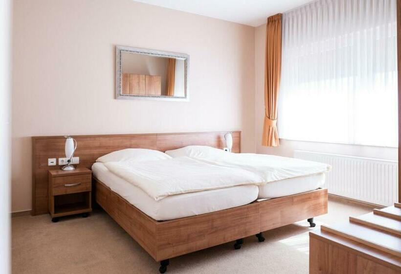 غرفة قياسية رباعية, Land Gut Hotel Restaurant Kreuz Meyer