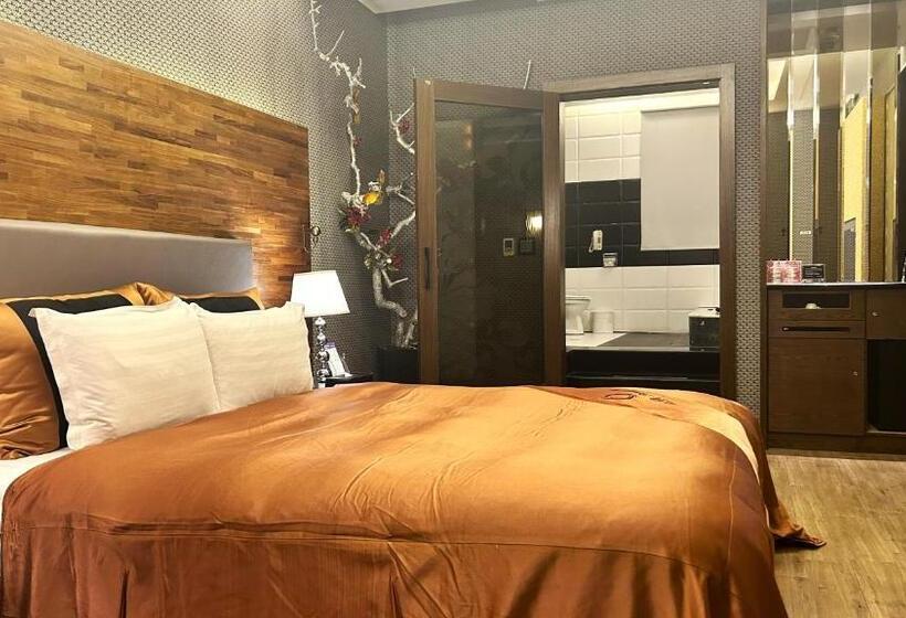 اتاق استاندارد, Shining Motel