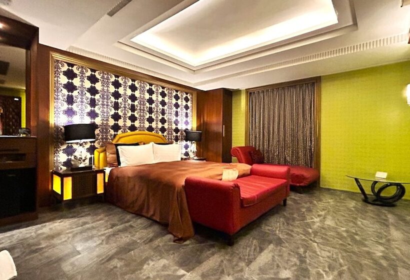 اتاق استاندارد, Shining Motel