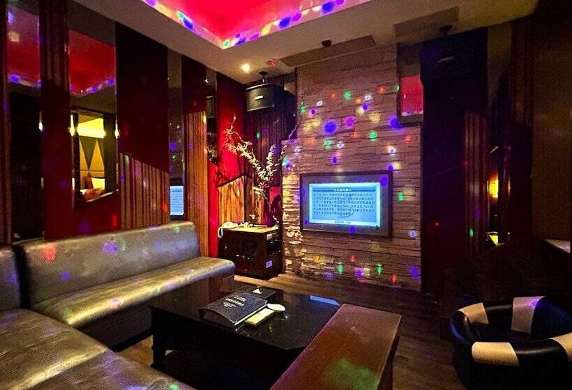 اتاق استاندارد, Shining Motel