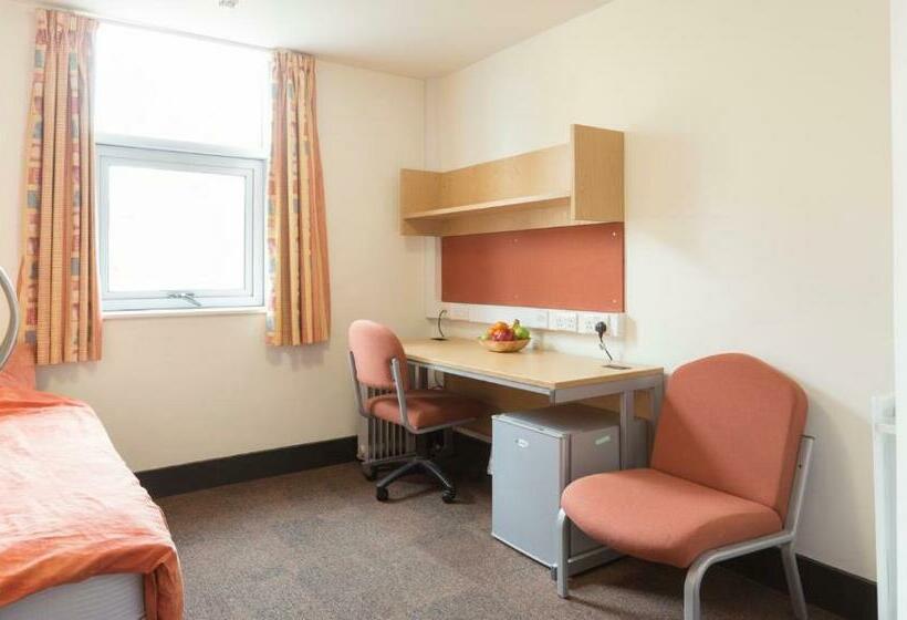 חדר סטנדרט יחיד, Davies Court