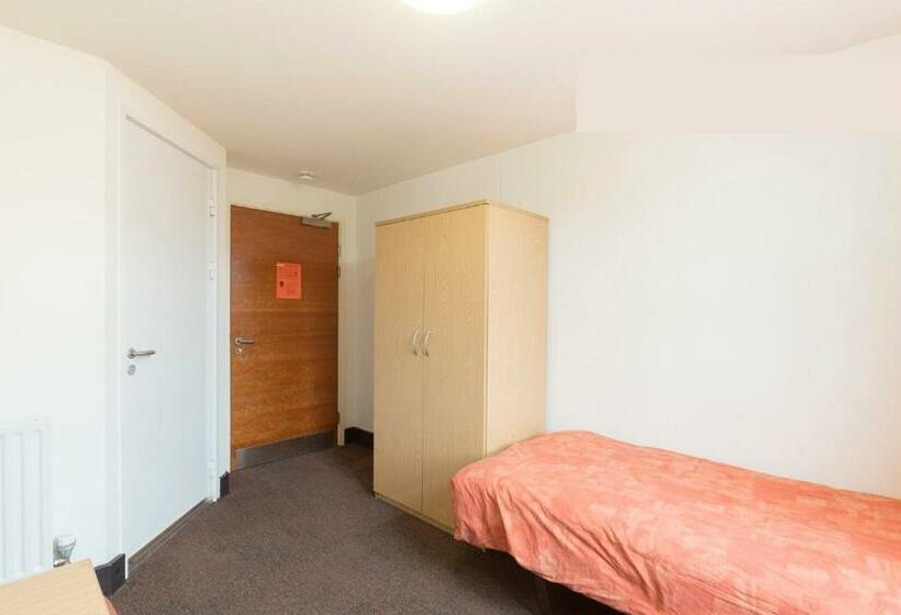 חדר סטנדרט יחיד, Davies Court