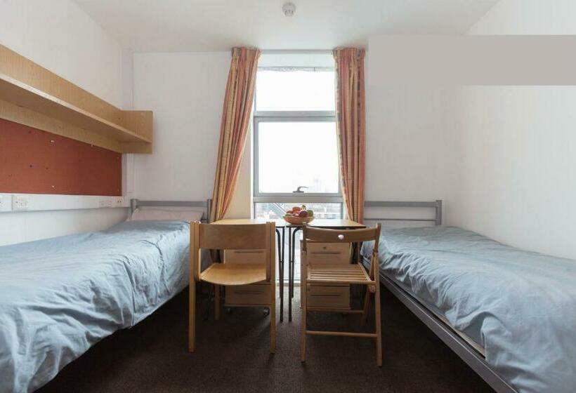 חדר סטנדרט, Davies Court