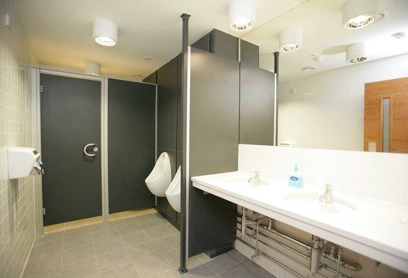 חדר סטנדרד יחיד חדר אמבטיה משותף, Davies Court